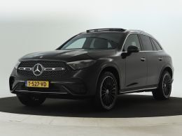 Obsidiaanzwart metaalkleur metallic Gebruikt 2023 Mercedes GLC300 AMG line SUV | € 68.950 (Eerlijke prijs) - Afbeelding 1/3
