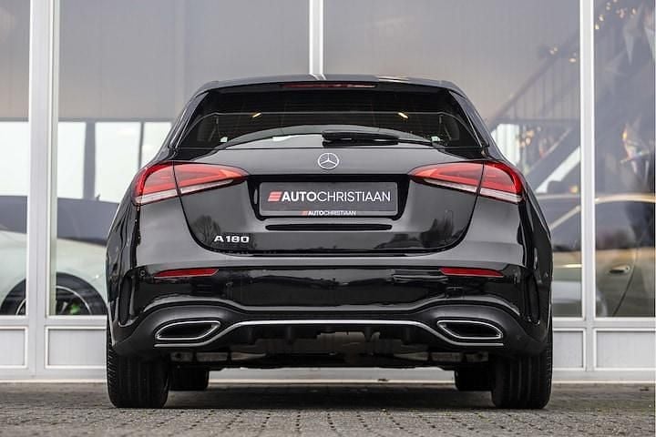 Occasion Mercedes A180 AMG 136 PK (100 kW) 2020 Zwart (metallic) Hatchback