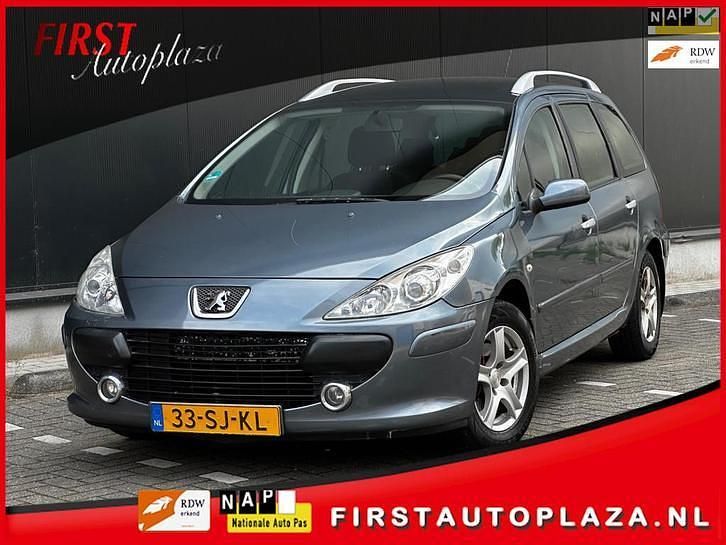 Grijs, metallic lak Gebruikt 2006 Peugeot 307 Stationwagen | € 1.350 (Eerlijke prijs) - Afbeelding 1/4