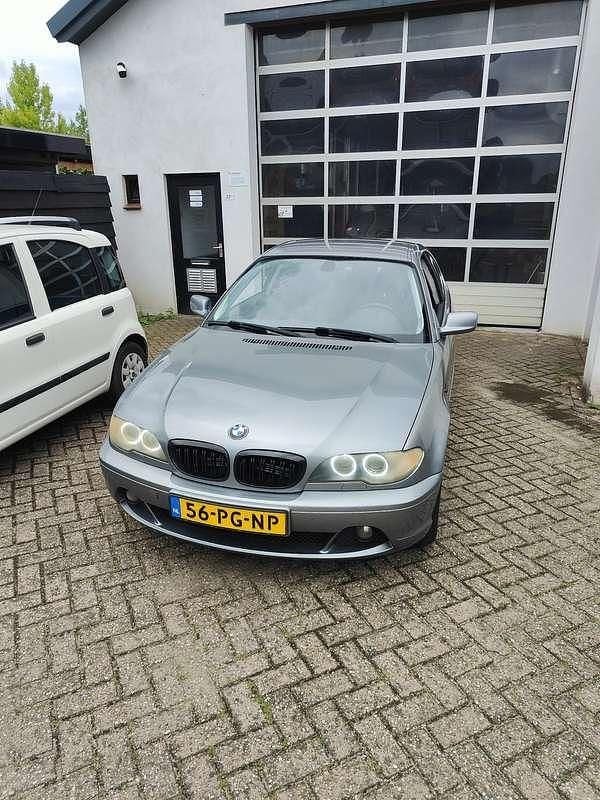 Zilver Gebruikt 2004 BMW 318 Executive Coupé | € 3.000 (Eerlijke prijs) - Afbeelding 1/4