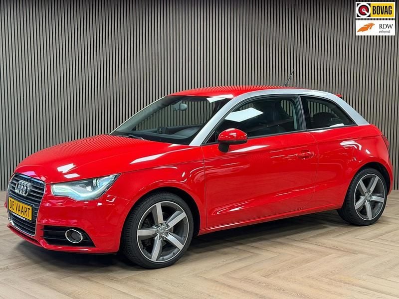 Rood Gebruikt 2010 Audi A1 Attraction Hatchback | € 9.995 (Eerlijke prijs) - Afbeelding 1/4