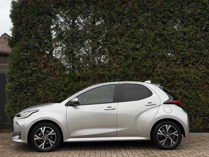 Occasion Toyota Yaris Hybrid 92 PK (67 kW) 2024 Zilver Hatchback