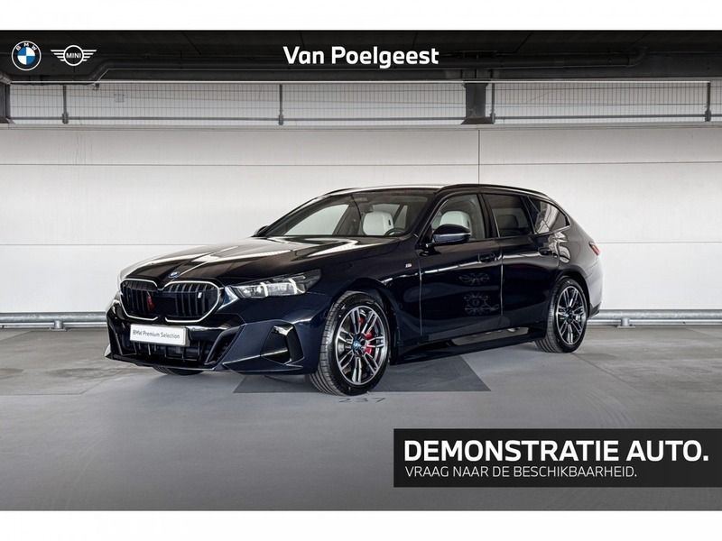 M carbonschwarz Nieuw 2025 BMW i5 Comfort Edition Sedan | € 90.578 - Afbeelding 1/4