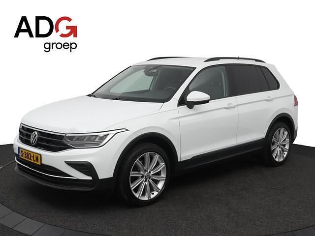 Wit Gebruikt 2022 VW Tiguan Business SUV | € 30.850 (Super prijs) - Afbeelding 1/4