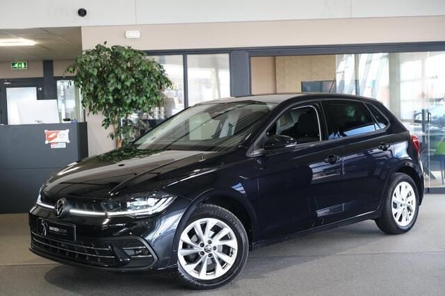 Zwart Gebruikt 2022 VW Polo Highline Hatchback | € 18.950 (Eerlijke prijs) - Afbeelding 1/4