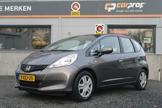 Grijs Occasion 2014 Honda Jazz Cool Hatchback | € 6.950 (Iets duurder) - Afbeelding 1/4