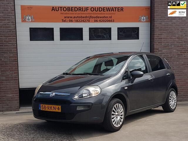 Grijs Gebruikt 2011 Fiat Punto Evo Dynamic Hatchback | € 1.995 (Goede deal) - Afbeelding 1/4