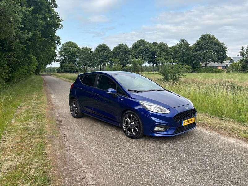 Blauw Gebruikt 2017 Ford Fiesta ST-Line Hatchback | € 12.500 (Iets duurder) - Afbeelding 1/4