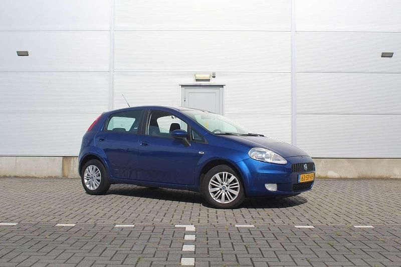 Blauw Gebruikt 2006 Fiat Punto Hatchback | € 2.150 (Eerlijke prijs) - Afbeelding 1/4