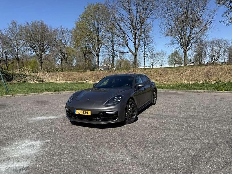 Grijs Gebruikt 2018 Porsche Panamera Sedan | € 52.500 (Super prijs) - Afbeelding 1/4