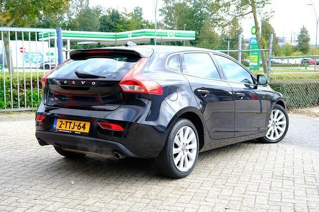 Occasion Volvo V40 Momentum 180 PK (132 kW) 2014 Zwart Stationwagen