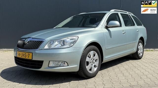 Groen Gebruikt 2009 Skoda Octavia Elegance Stationwagen | € 4.995 (Goede deal) - Afbeelding 1/4