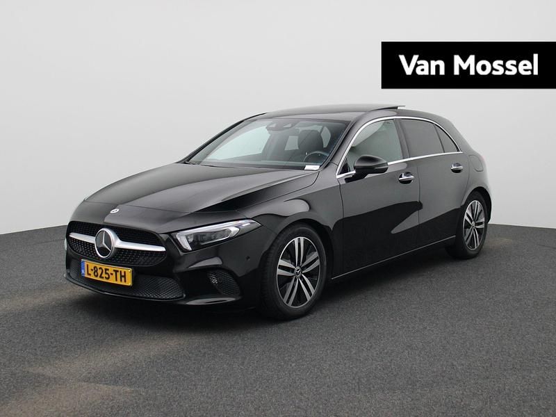 Zwart Gebruikt 2021 Mercedes A180 Business Hatchback | € 25.900 (Eerlijke prijs) - Afbeelding 1/4