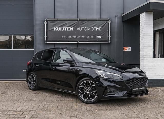 Zwart Gebruikt 2018 Ford Focus ST-Line X Hatchback | € 15.950 (Iets duurder) - Afbeelding 1/4