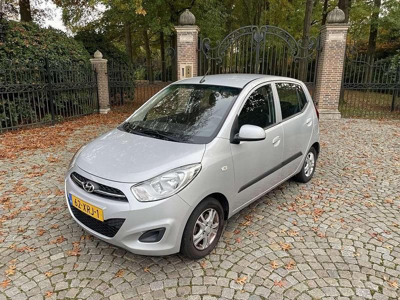 Grijs Gebruikt 2012 Hyundai i10 Hatchback | € 3.950 (Eerlijke prijs) - Afbeelding 1/4