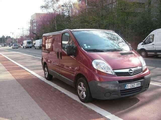 Rood Gebruikt 2008 Opel Vivaro Van | € 6.050 - Afbeelding 1/4