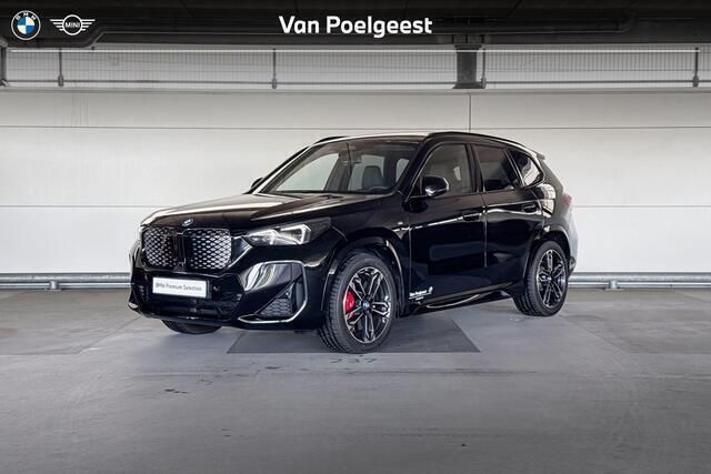 Zwart Nieuw 2025 BMW iX1 Comfort Edition SUV | € 60.009 (Eerlijke prijs) - Afbeelding 1/4