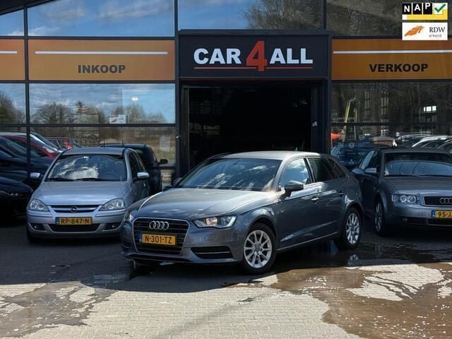 Grijs Gebruikt 2013 Audi A3 Sportback Ambition Hatchback | € 7.699 (Eerlijke prijs) - Afbeelding 1/4