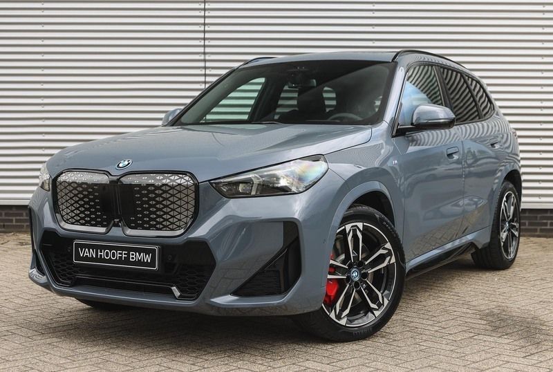 Storm bay Nieuw 2025 BMW iX1 Executive SUV | € 64.274 (Eerlijke prijs) - Afbeelding 1/4
