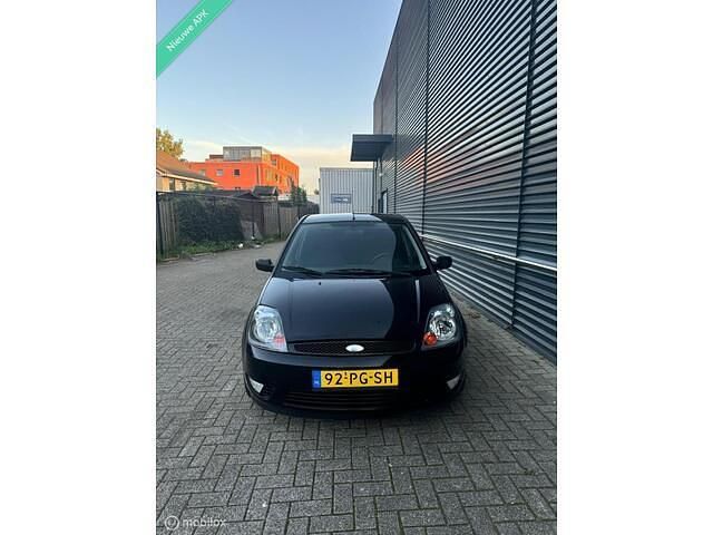Occasion Ford Fiesta Ambiente 69 PK (50 kW) 2004 Zwart Hatchback