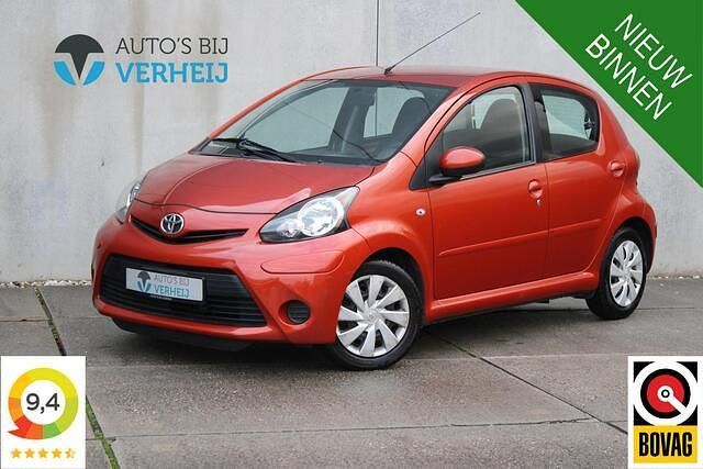 Oranje Gebruikt 2012 Toyota Aygo Comfort Hatchback | € 5.950 (Eerlijke prijs) - Afbeelding 1/4