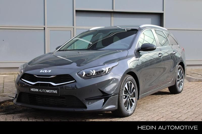 Grijs Nieuw 2025 Kia Ceed Sportswagon Stationwagen | € 30.295 (Eerlijke prijs) - Afbeelding 1/4