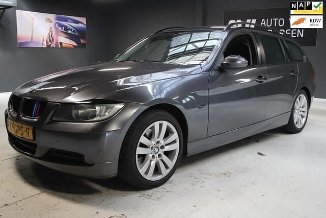 Grijs Gebruikt 2008 BMW 320 Executive Stationwagen | € 2.450 (Super prijs) - Afbeelding 1/4