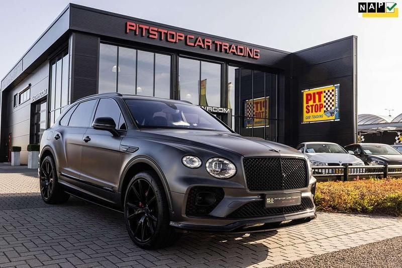 Occasion Bentley Bentayga 551 PK (405 kW) 2022 Grijs SUV