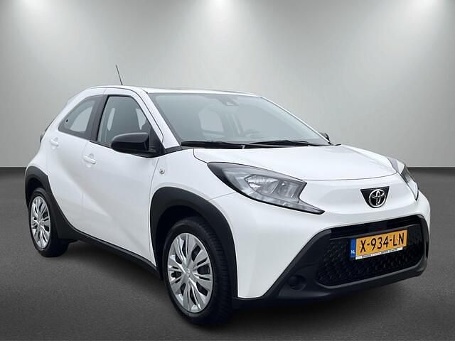 Wit Occasion 2023 Toyota Aygo X Edition SUV | € 15.901 (Goede deal) - Afbeelding 1/3
