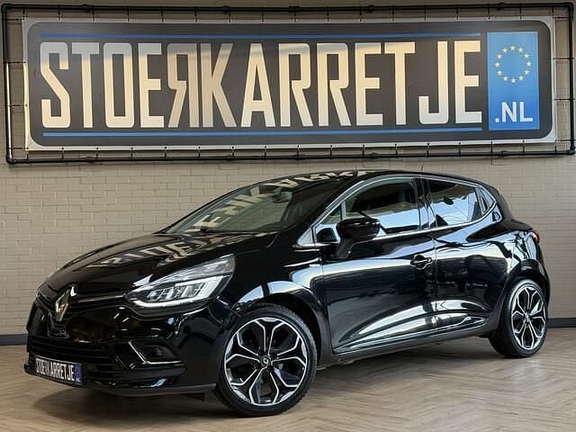 Zwart Gebruikt 2019 Renault Clio IV Bose Edition Hatchback | € 13.350 (Eerlijke prijs) - Afbeelding 1/4