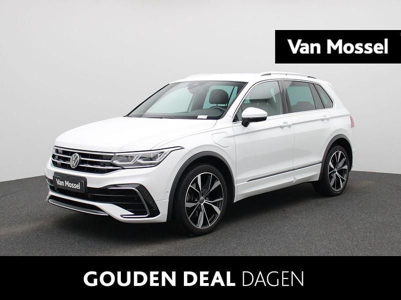 Wit Gebruikt 2023 VW Tiguan Pro SUV | € 37.700 (Eerlijke prijs) - Afbeelding 1/4