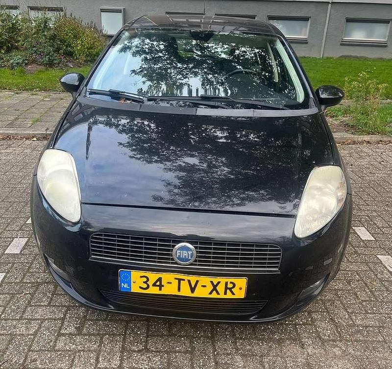 Zwart Gebruikt 2007 Fiat Punto Emotion Hatchback | € 850 (Eerlijke prijs) - Afbeelding 1/4