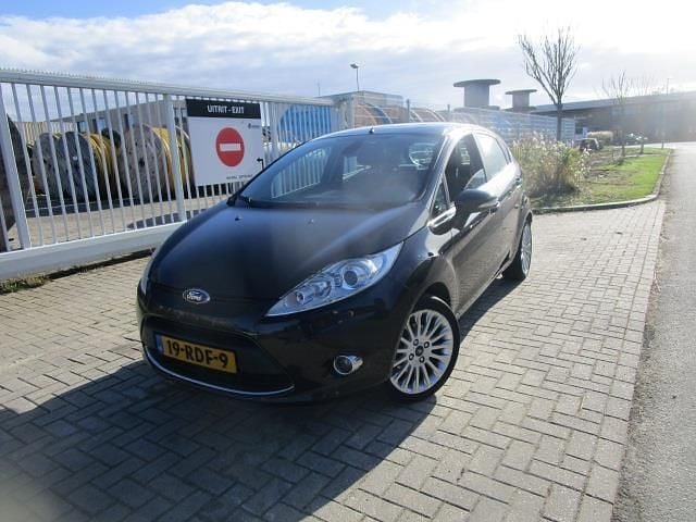 Zwart Gebruikt 2011 Ford Fiesta Titanium Hatchback | € 1.950 (Eerlijke prijs) - Afbeelding 1/4