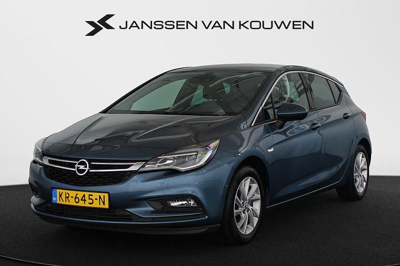 Blauw Occasion 2016 Opel Astra Innovation Hatchback | € 14.945 (Eerlijke prijs) - Afbeelding 1/4