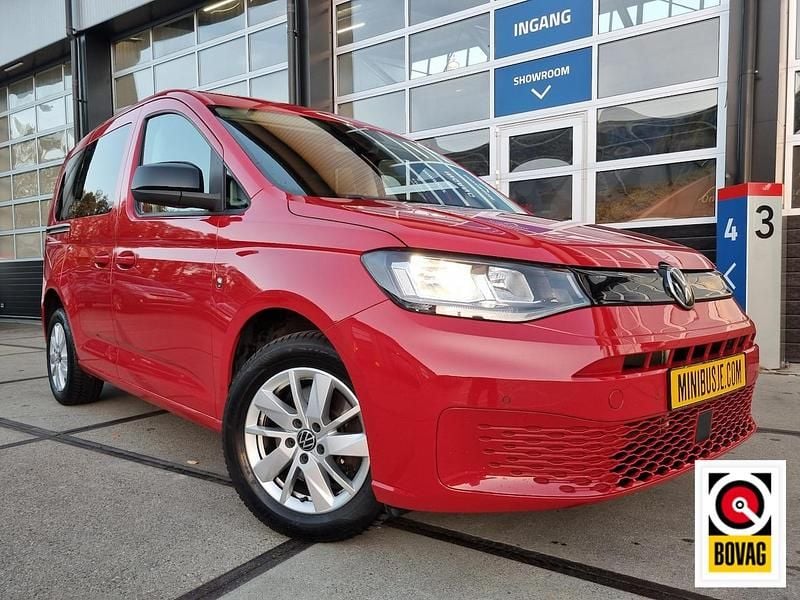 Rood Gebruikt 2021 VW Caddy Life MPV | € 29.950 (Iets duurder) - Afbeelding 1/4