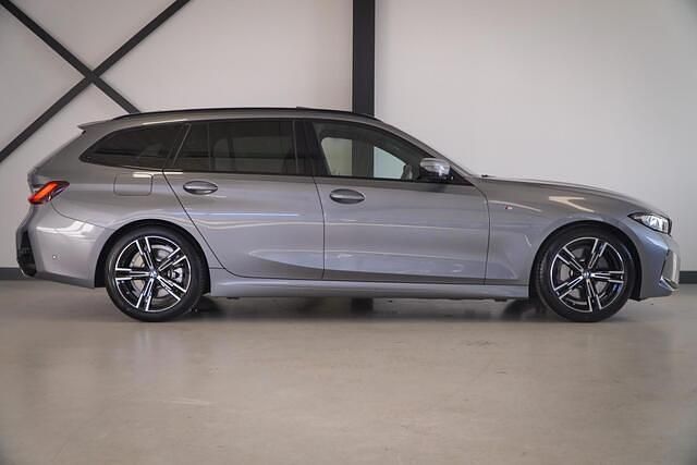 Occasion BMW 330 M Sport 286 PK (210 kW) 2023 Grijs Stationwagen