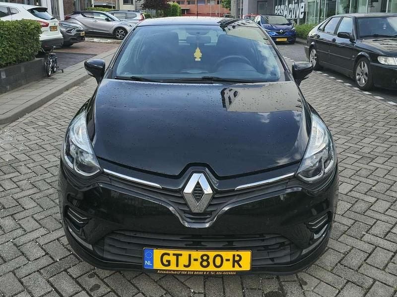 Zwart Gebruikt 2018 Renault Clio IV Zen Hatchback | € 8.100 (Eerlijke prijs) - Afbeelding 1/4
