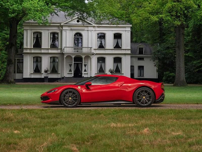 Rood Gebruikt 2024 Ferrari 296 Coupé | € 309.500 - Afbeelding 1/4
