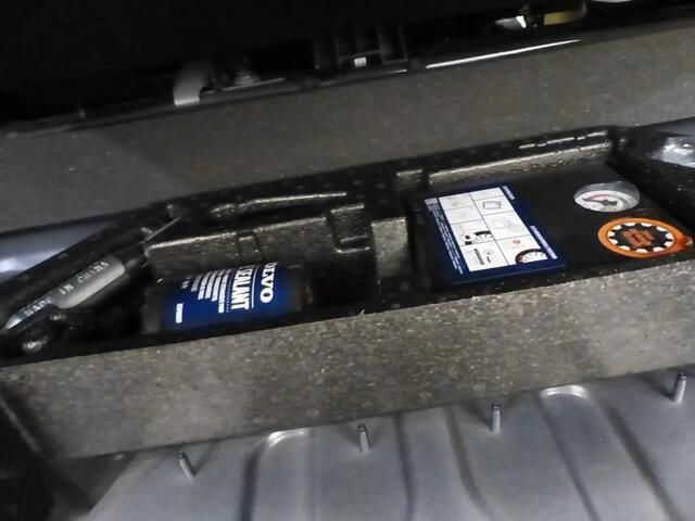 Occasion Volvo XC40 Momentum 129 PK (94 kW) 2022 Zwart SUV