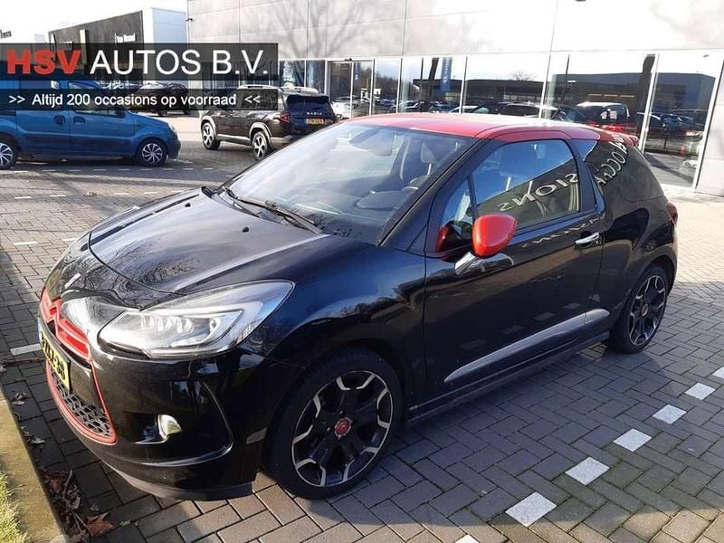 Zwart Occasion 2015 Citroën DS3 PureTech Hatchback | € 6.445 (Goede deal) - Afbeelding 1/3