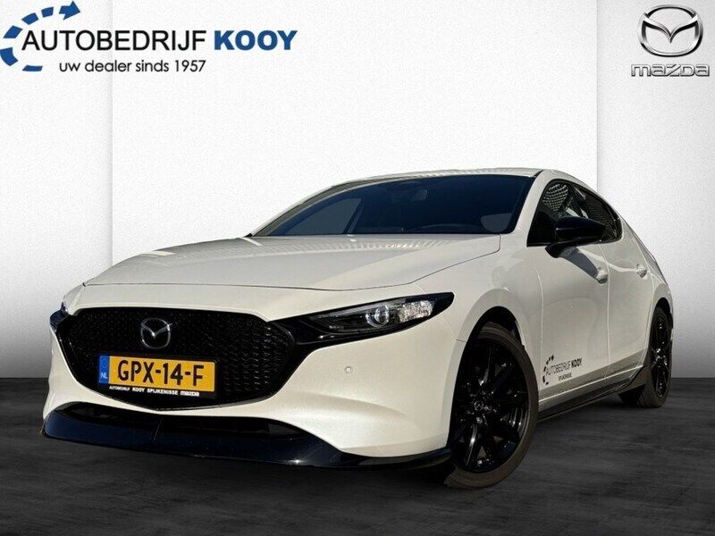 Snowflake white pearl (wit metallic) Gebruikt 2024 Mazda 3 Homura-Line Hatchback | € 31.700 (Iets duurder) - Afbeelding 1/4