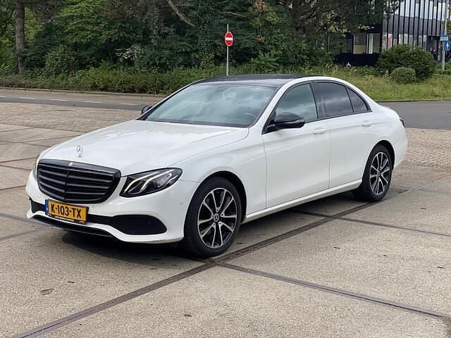 Wit Gebruikt 2016 Mercedes E200 Sedan | € 16.999 (Goede deal) - Afbeelding 1/4