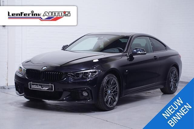 Black sapphire metallic 475 Gebruikt 2019 BMW 420 M Sport Coupé | € 34.850 - Afbeelding 1/4