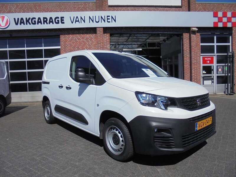 Wit Gebruikt 2020 Peugeot Partner Premium MPV | € 9.750 (Eerlijke prijs) - Afbeelding 1/4