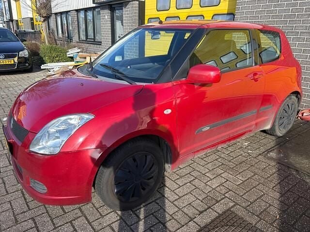 Occasion Suzuki Swift GLS 93 PK (68 kW) 2005 Rood Hatchback