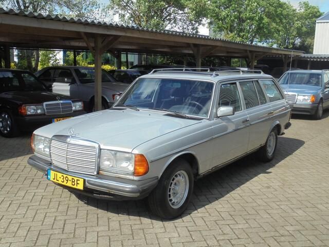 Occasion Mercedes E230 136 PK (100 kW) 1982 Grijs Stationwagen