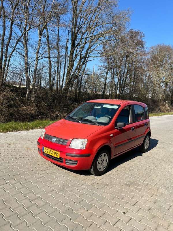 Rood Gebruikt 2005 Fiat Panda Dynamic Hatchback | € 1.850 (Eerlijke prijs) - Afbeelding 1/4