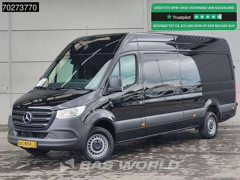 Zwart Gebruikt 2022 Mercedes Sprinter Van | € 27.900 (Super prijs) - Afbeelding 1/3