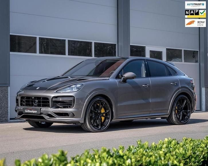 Grijs (metallic) Gebruikt 2021 Porsche Cayenne Turbo SUV | € 129.950 - Afbeelding 1/4