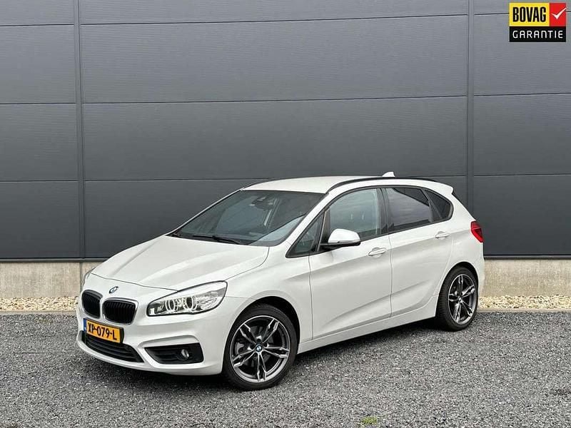 Wit Gebruikt 2018 BMW 220 Active Tourer Executive MPV | € 19.450 (Goede deal) - Afbeelding 1/4